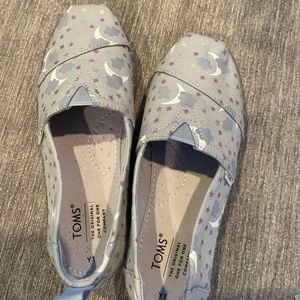 Toms shoes with clouds size 1Y